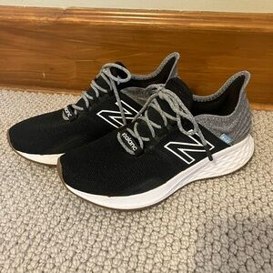 Women’s New Balance fresh foam ROAV running shoe